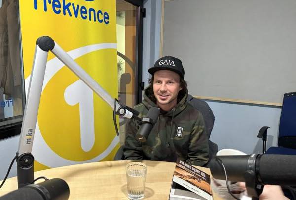 Host Frekvence 1